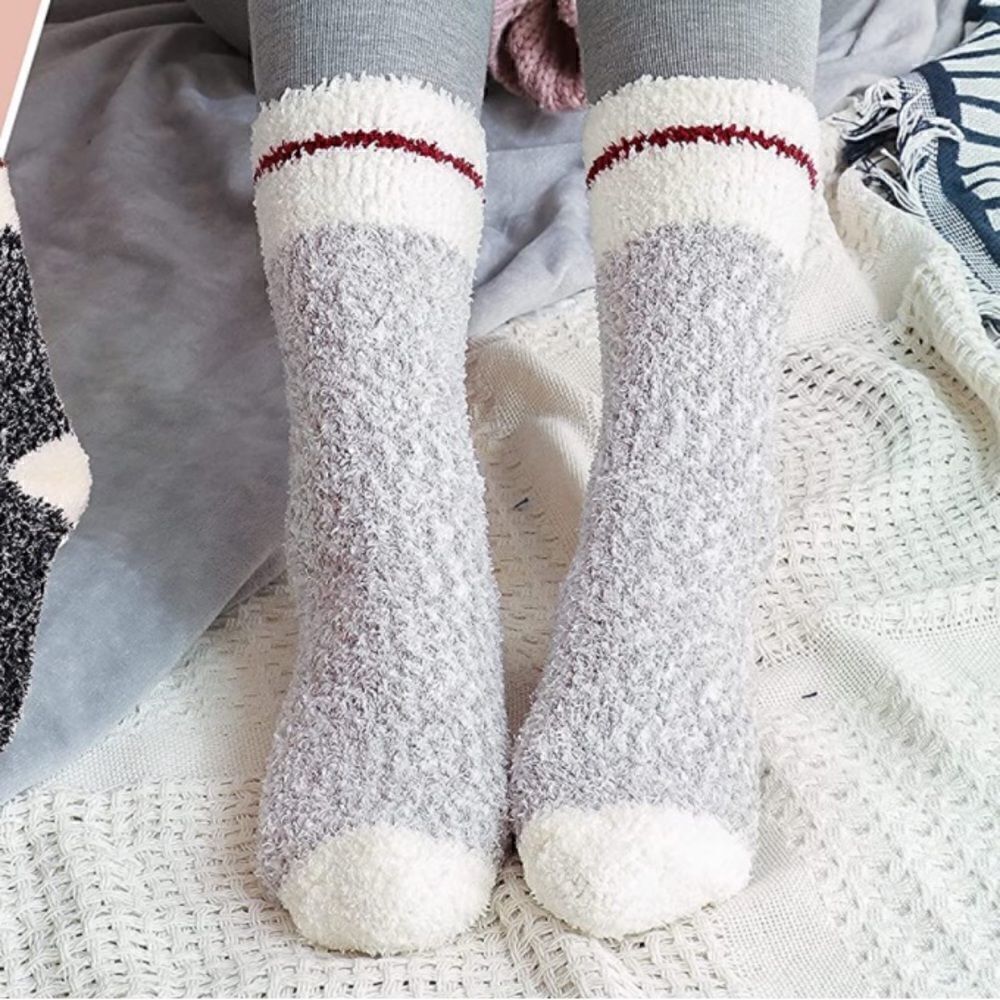 Fuzzy winter socks    - Picture 5 of 7